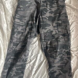 Gray Cargo Pants with Camouflage Pattern and Multiple Pockets